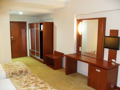 {{URUNADI}} {{URUNADI}}