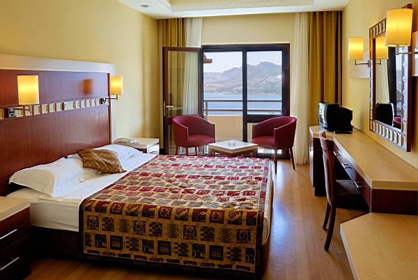 {{URUNADI}} {{URUNADI}}