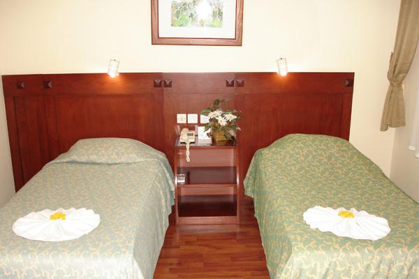 {{URUNADI}} {{URUNADI}}