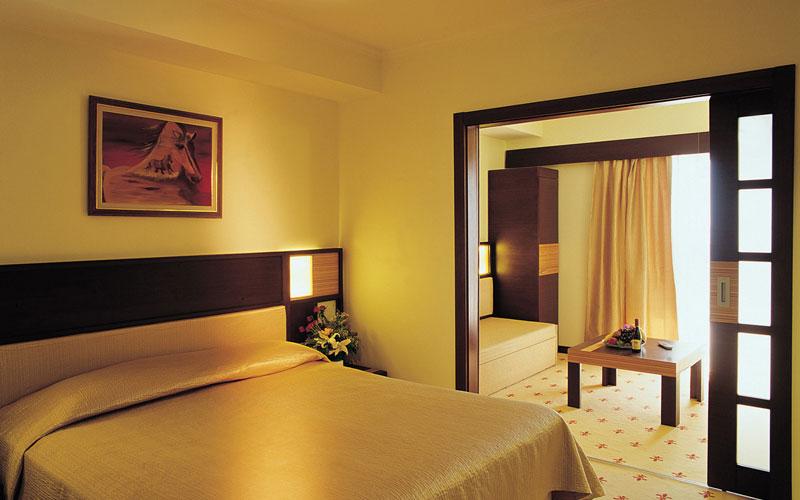 {{URUNADI}} {{URUNADI}}