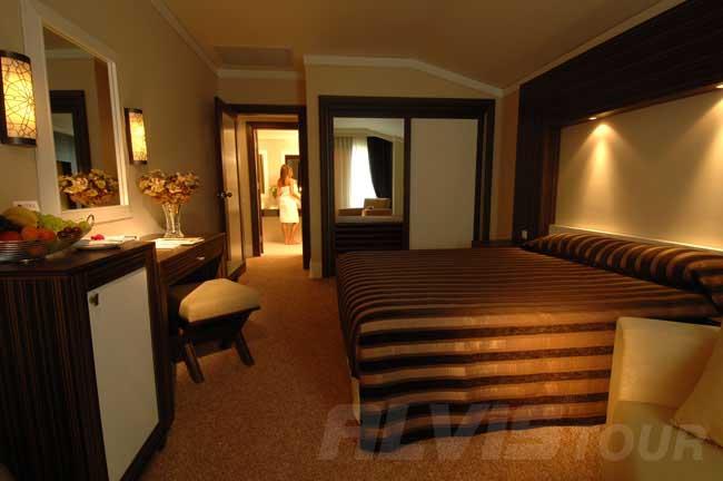 {{URUNADI}} {{URUNADI}}