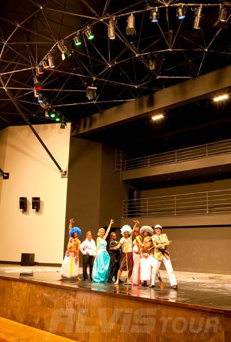 {{URUNADI}} {{URUNADI}}