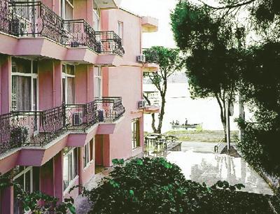 {{URUNADI}} {{URUNADI}}