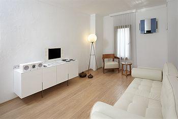 {{URUNADI}} {{URUNADI}}