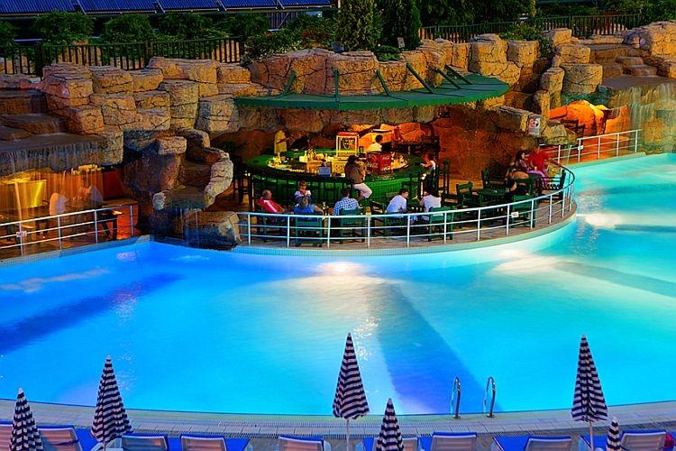 {{URUNADI}} {{URUNADI}}