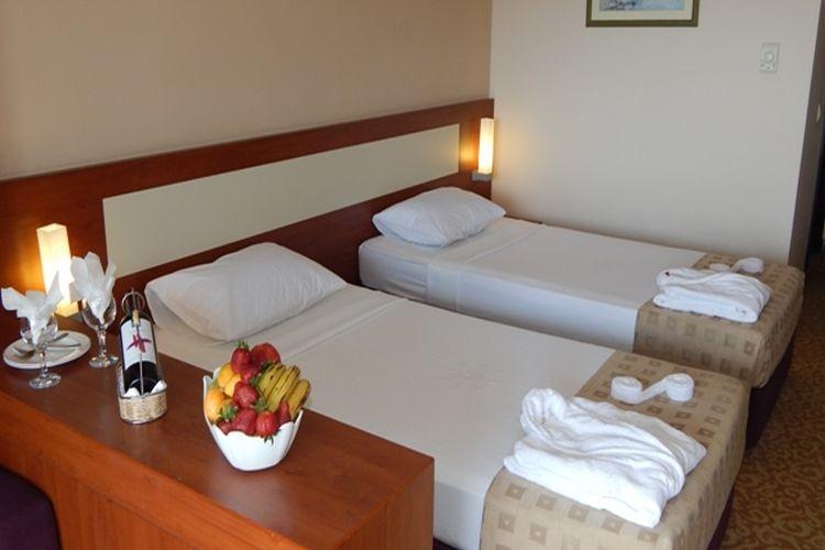 {{URUNADI}} {{URUNADI}}