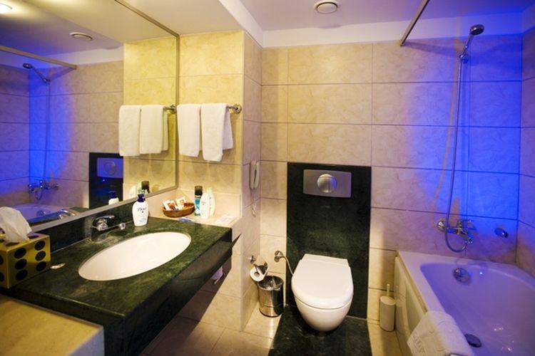 {{URUNADI}} {{URUNADI}}