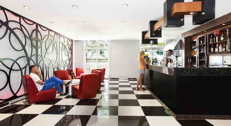 {{URUNADI}} {{URUNADI}}