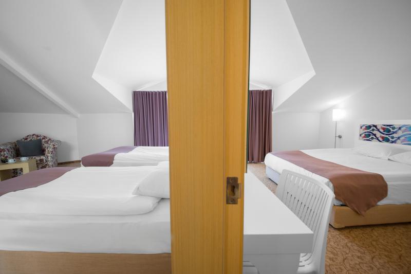 {{URUNADI}} {{URUNADI}}