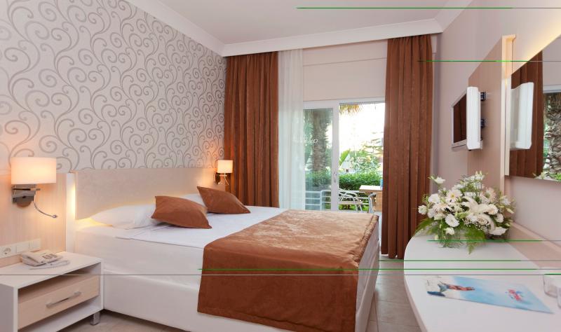 {{URUNADI}} {{URUNADI}}