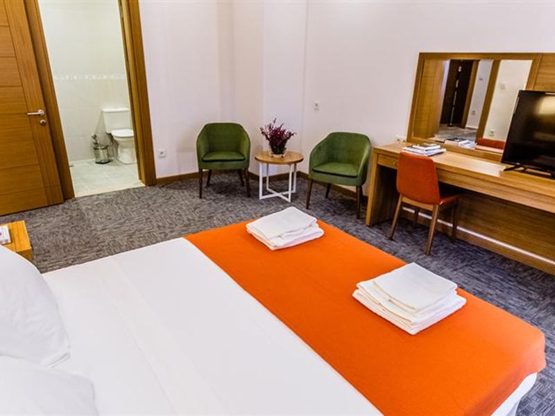 {{URUNADI}} {{URUNADI}}