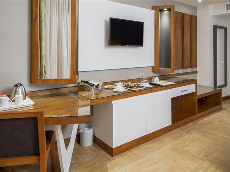 {{URUNADI}} {{URUNADI}}