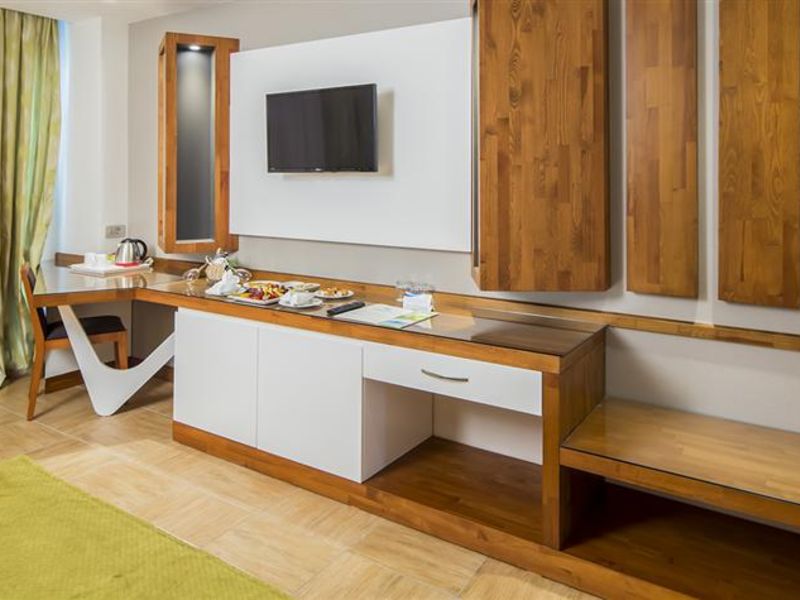 {{URUNADI}} {{URUNADI}}