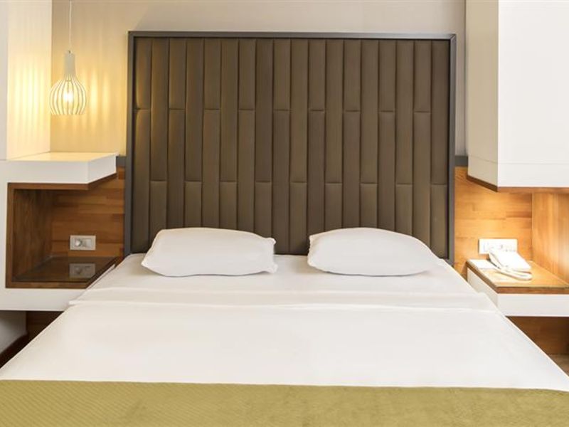 {{URUNADI}} {{URUNADI}}