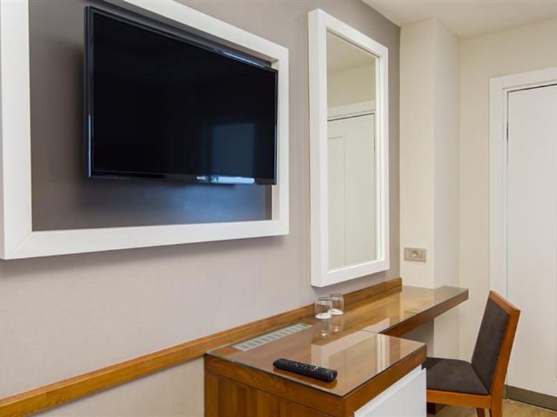 {{URUNADI}} {{URUNADI}}