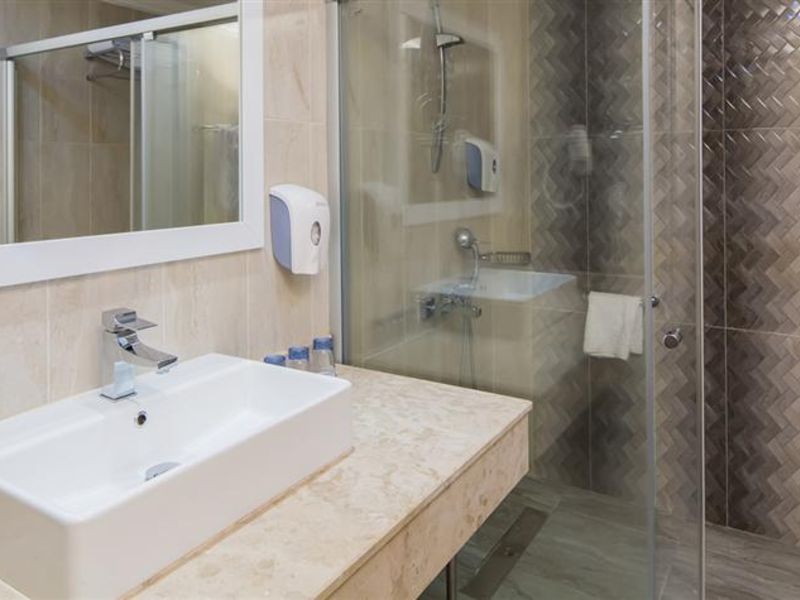 {{URUNADI}} {{URUNADI}}