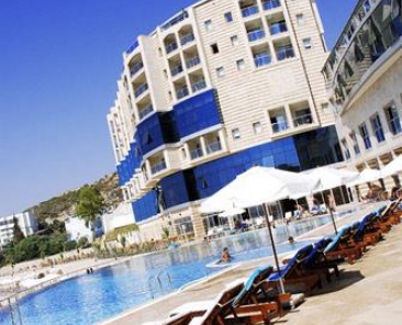 Charisma De Luxe Hotel