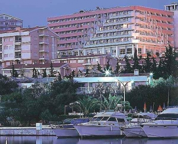 Pine Bay Marina Hotel